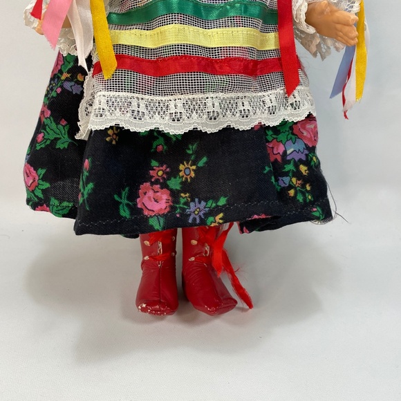 European Ethnic Dressed Sleepy Eye Vinyl Doll Short Blond Hair Ribbons 18" Tall - Picture 4 of 15